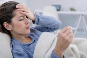 Температура при ОРВИ: когда жар помогает, а когда мешает выздоровлению